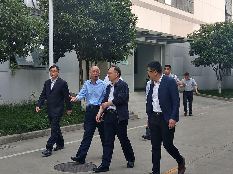 南京市一級(jí)巡視員、淮安市副市長、寧淮智能制造產(chǎn)業(yè)園黨工委書記許明一行調(diào)研考察南京奧聯(lián)電子